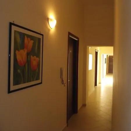 Art 5* Naples